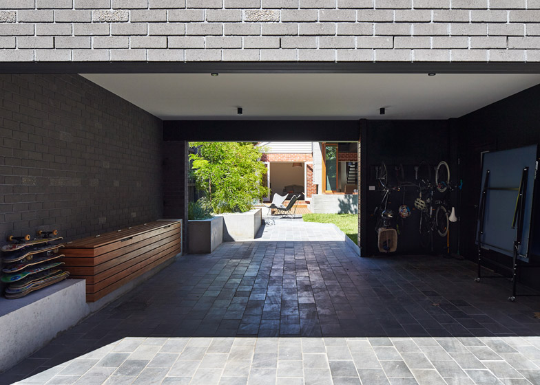 Local-House-by-MAKE-architecture_dezeen_784_4